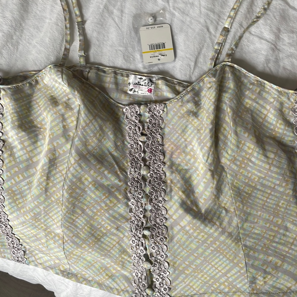 Intimately free People top